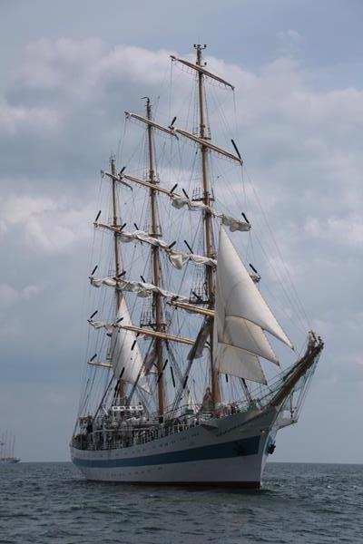 Das russische Vollschiff MIR auf der Kieler Woche